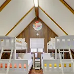 Pocono Lake Retreat With Hot Tub And Resort Amenities!