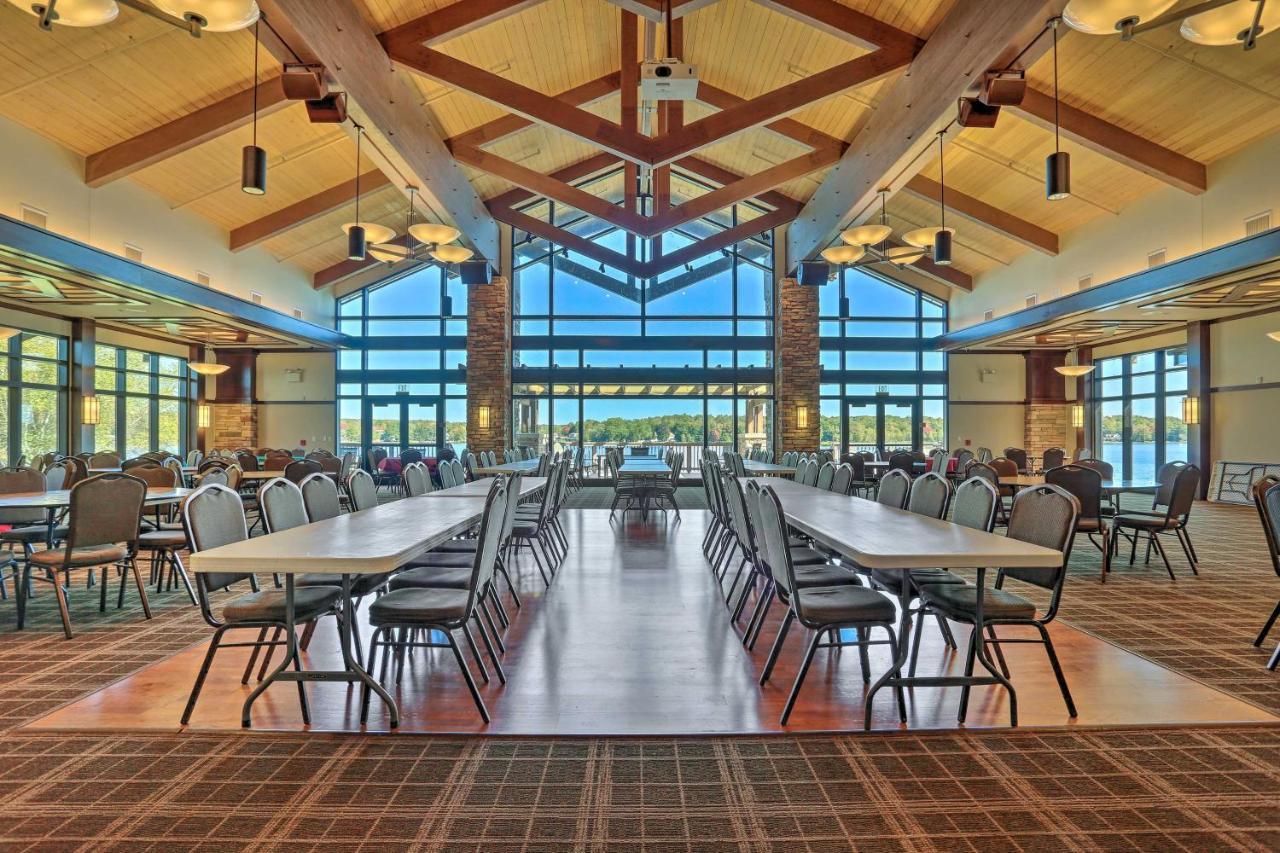 Сasa de vacaciones Pocono Retreat With Hot Tub And Amenities!