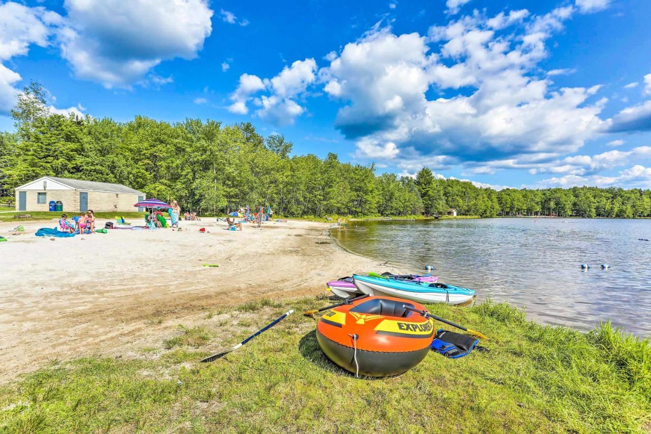 Сasa de vacaciones Pocono Retreat With Hot Tub And Amenities! *